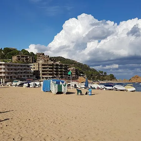 Lydia's With Castle View توسا ذي مار