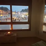 Lydia's With Castle View *
